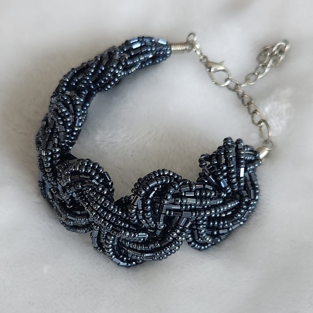 🖤Elegant Black Beaded Bracelet – Thick, Glamorous Statement – Preowned - Picture 4 of 16